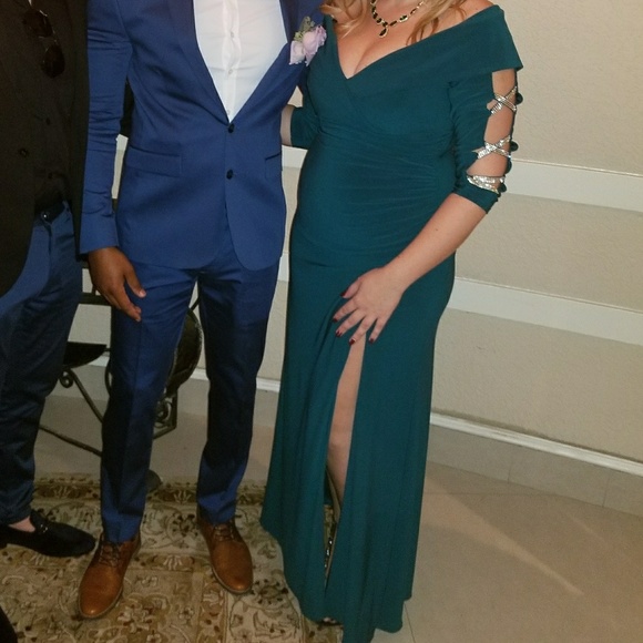 Dress - Picture 3 of 7